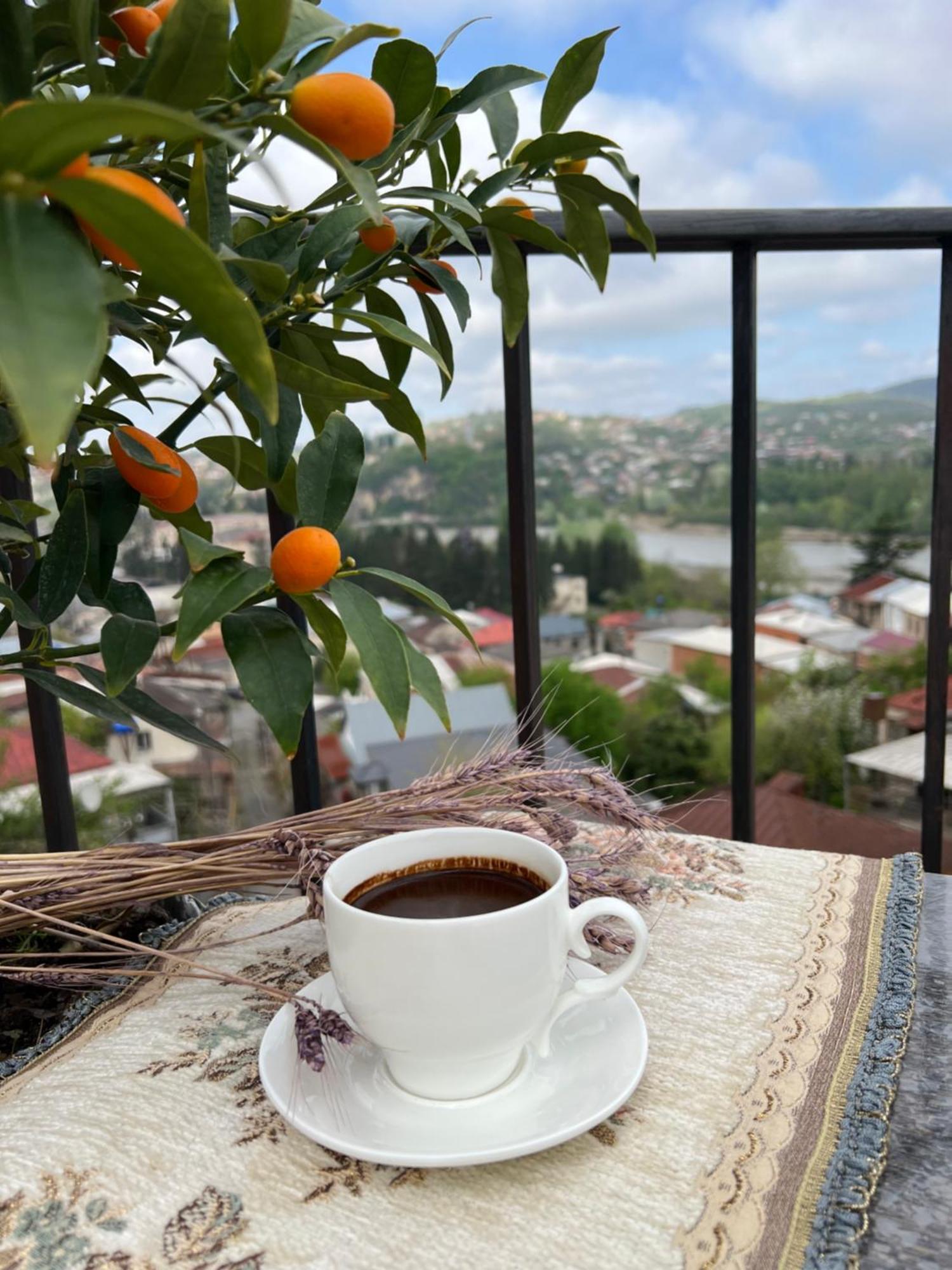 Green Flower Hotel Кутаиси Екстериор снимка