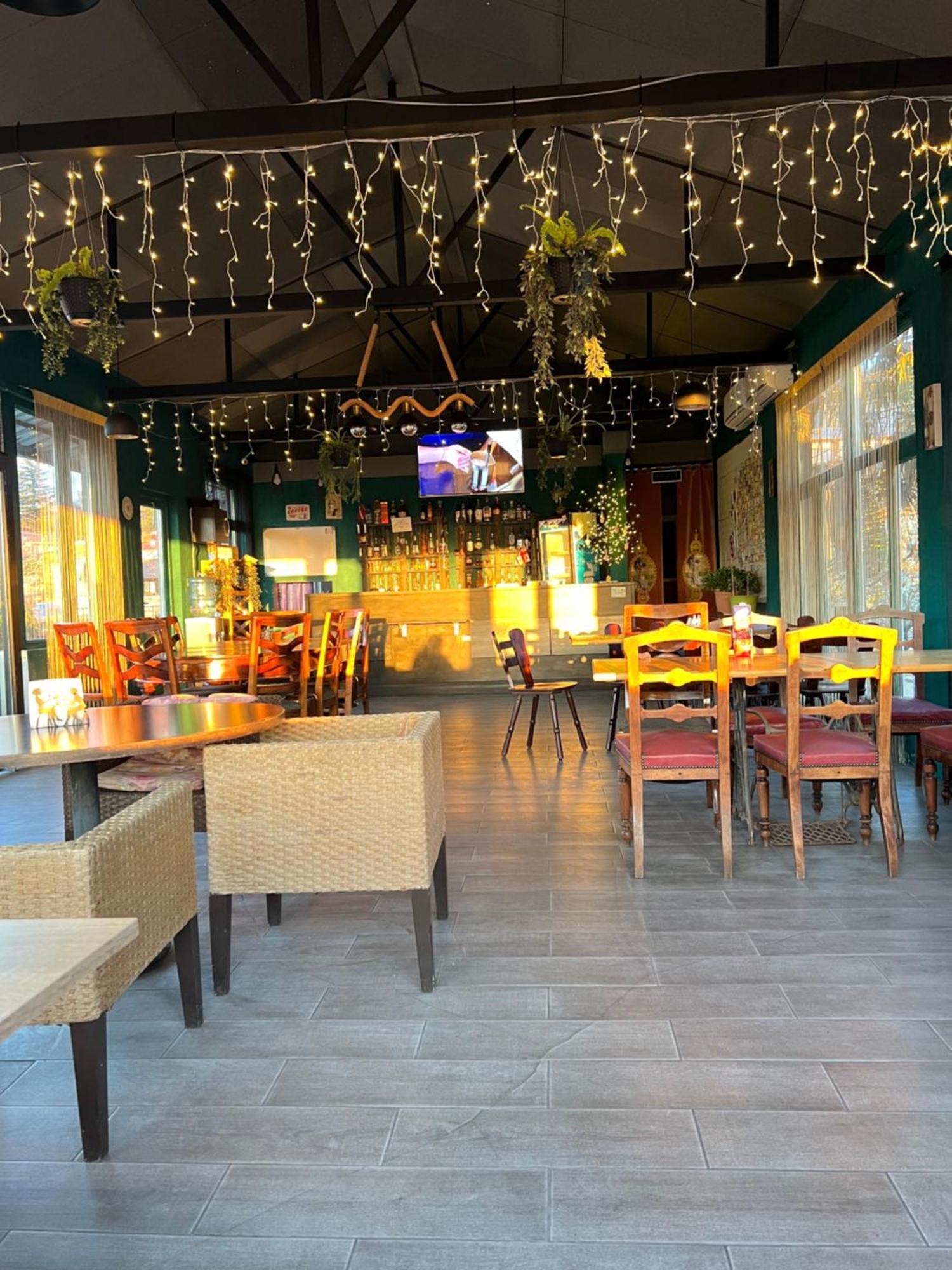 Green Flower Hotel Кутаиси Екстериор снимка