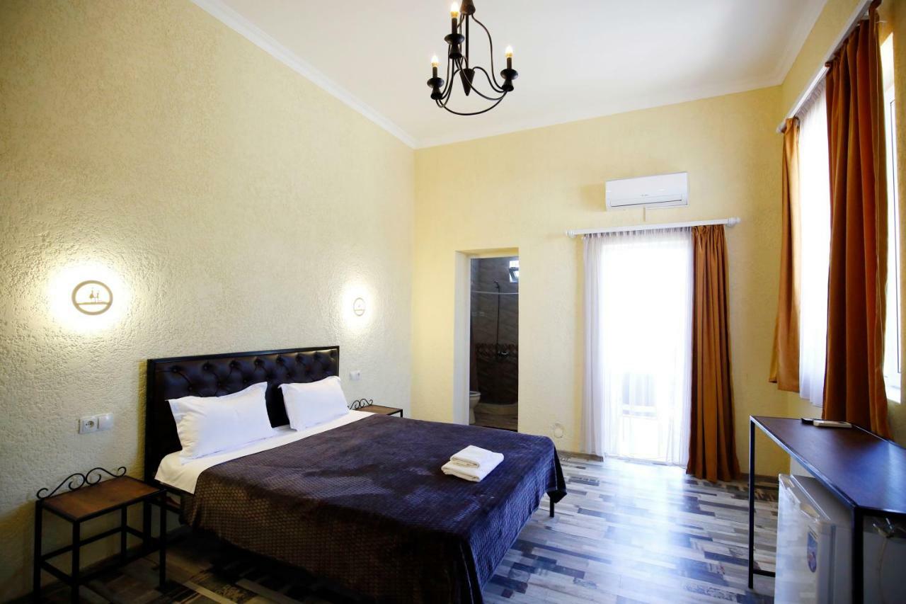 Green Flower Hotel Кутаиси Екстериор снимка
